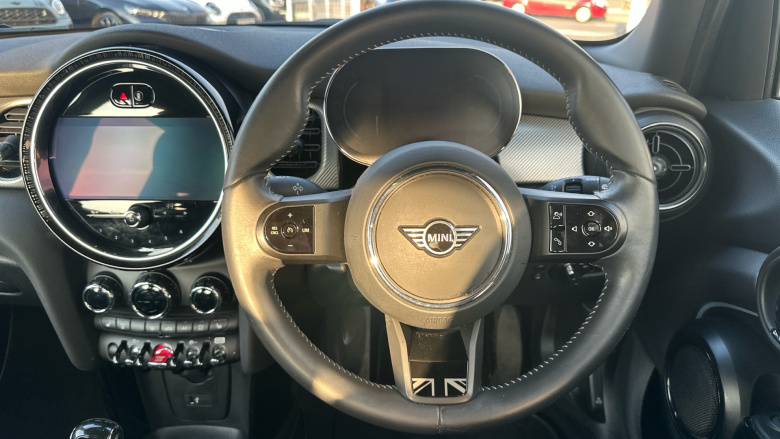 MINI Hatchback 1.5 Cooper Exclusive Premium 5dr Auto Petrol Hatchback